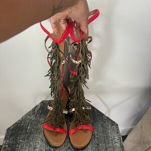 Beautiful tribal over the calf sandal!!! Rare find!